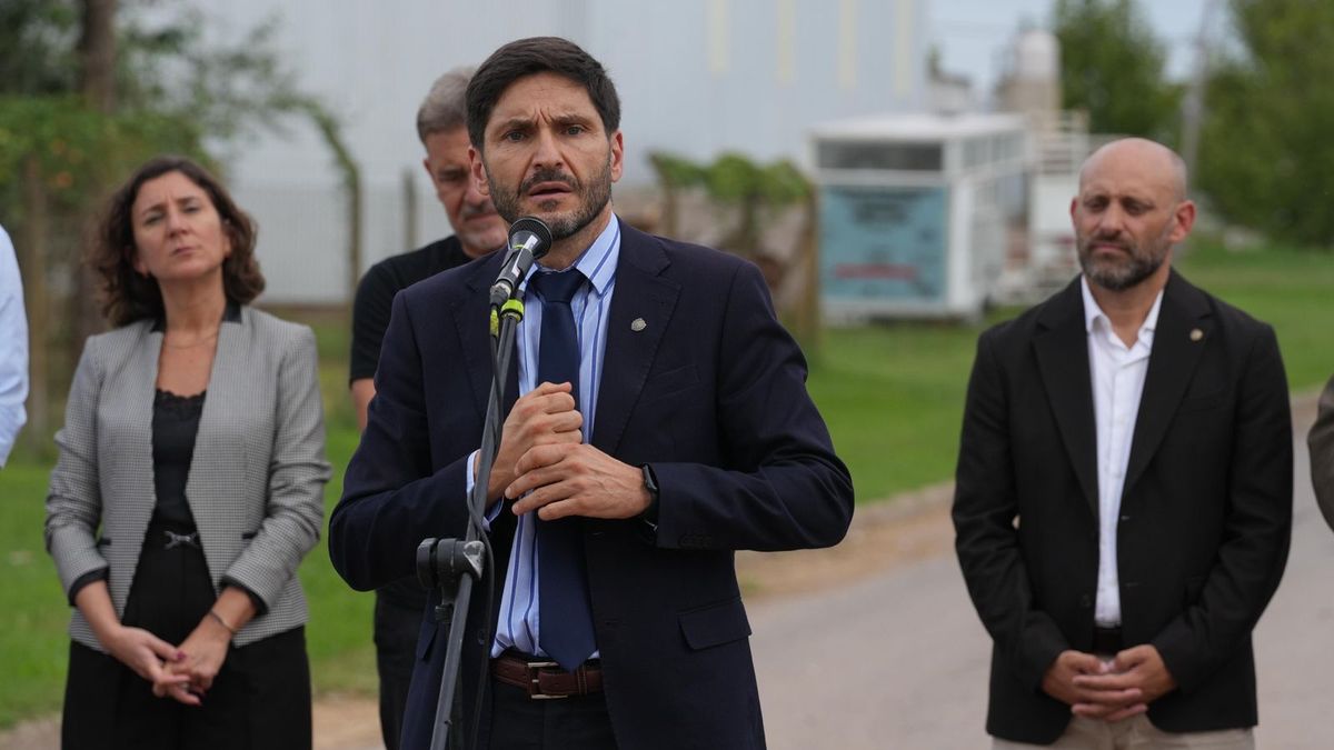 Pullaro mantiene alta imagen positiva en Santa Fe segun encuesta